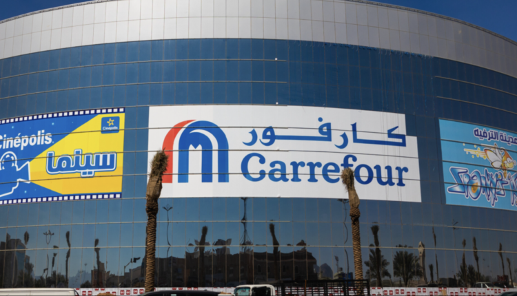 السعودية: العمال الأجانب في مواقع كارفور يكابدون الاستغلال والخداع ويجبرون على العيش في بؤس